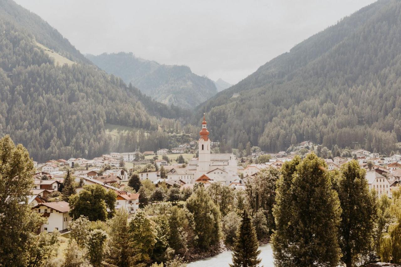 Hotel Kreuz Pfunds Bagian luar foto