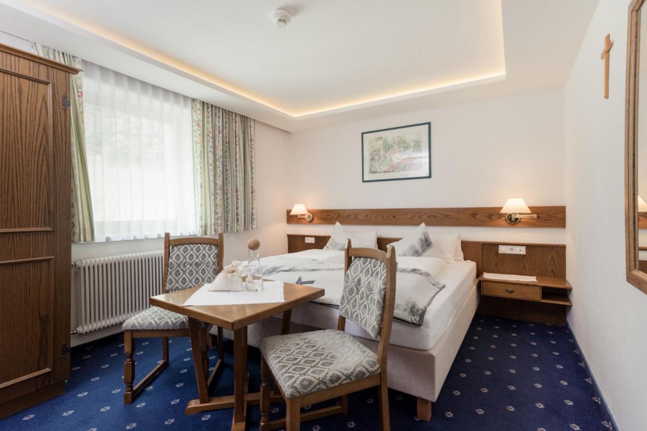 Hotel Kreuz Pfunds Bagian luar foto