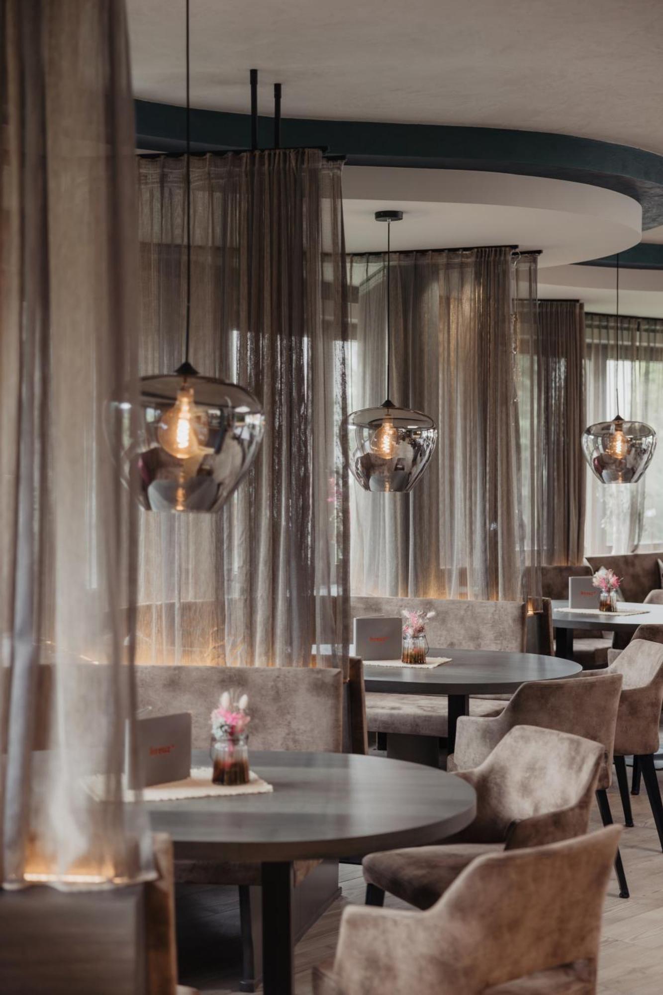 Hotel Kreuz Pfunds Bagian luar foto