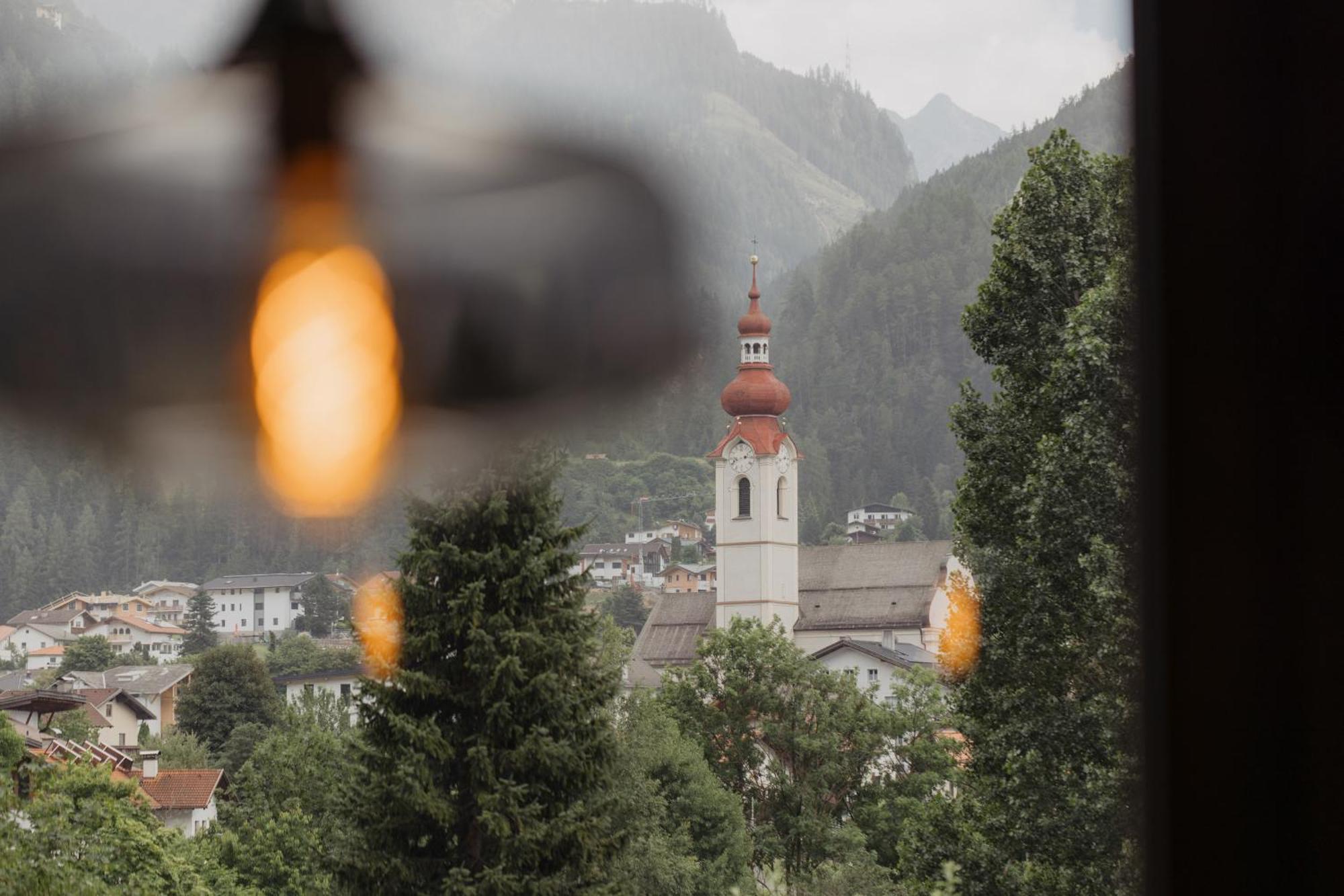 Hotel Kreuz Pfunds Bagian luar foto