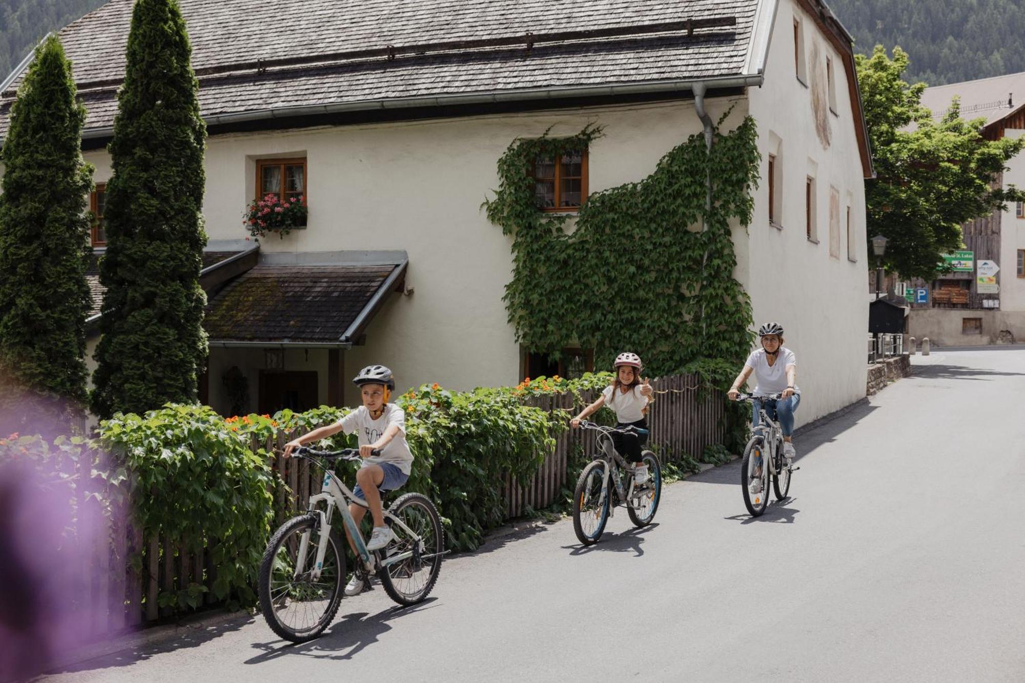 Hotel Kreuz Pfunds Bagian luar foto