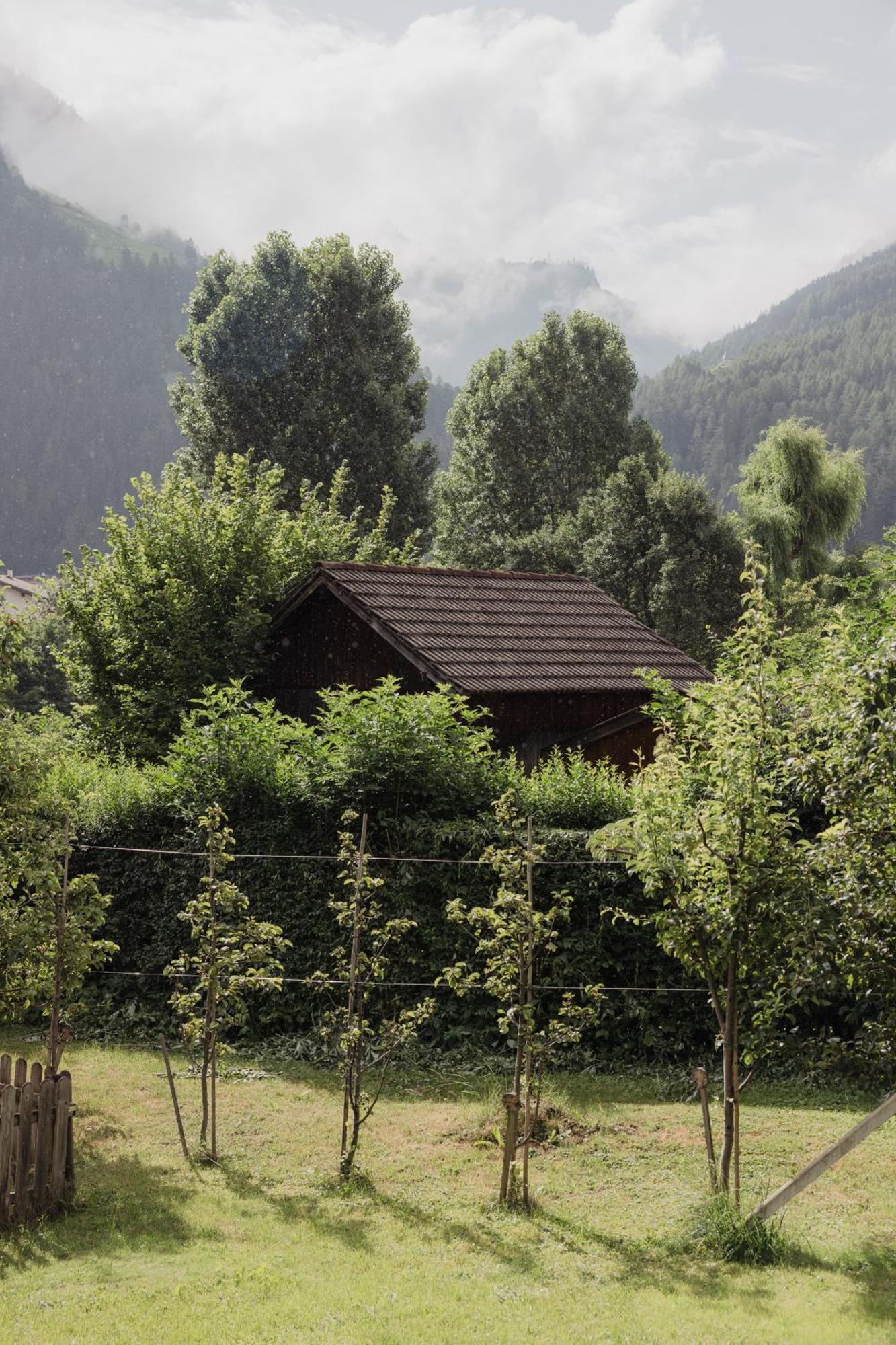 Hotel Kreuz Pfunds Bagian luar foto
