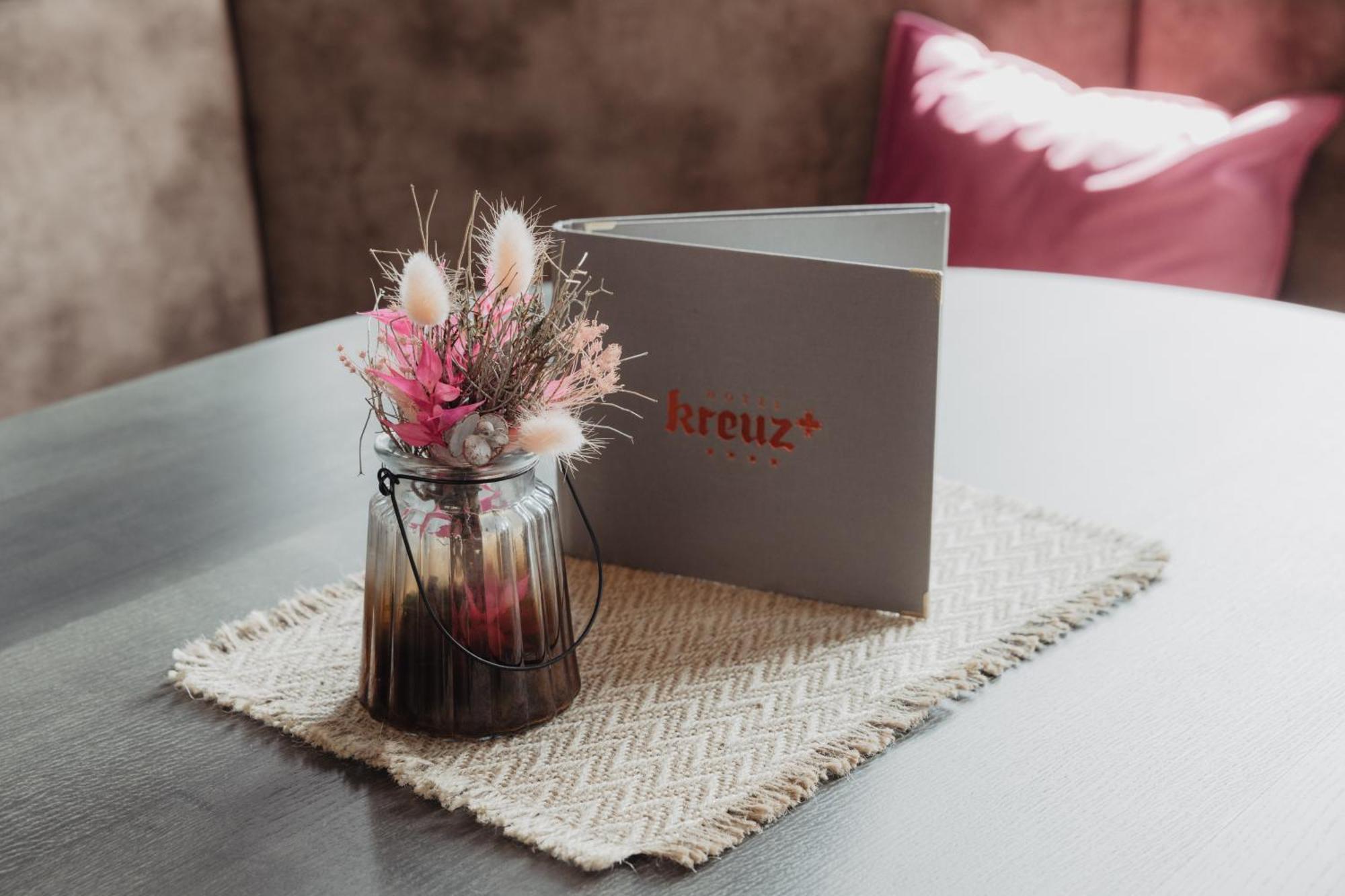 Hotel Kreuz Pfunds Bagian luar foto